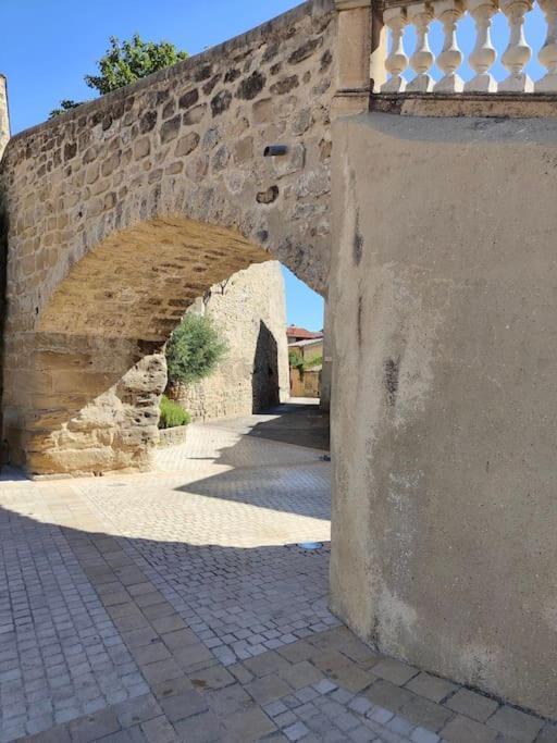 Charmant Meuble Dans Un Joli Village Circulaire Alixan Εξωτερικό φωτογραφία